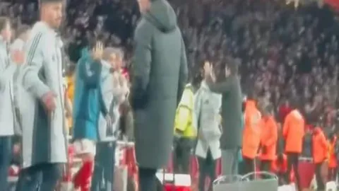 “埃斯特旺千里奔袭，一击制胜，切尔西以1-0完胜水晶宫！”